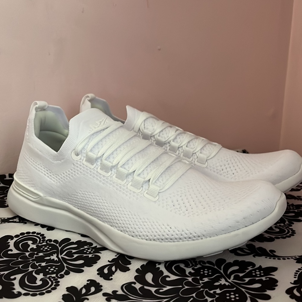 NWOT APL Techlook Breeze - Women’s 9 / Men’s 7